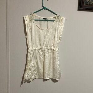 Rue21 Ivory Lace Detail Blouse